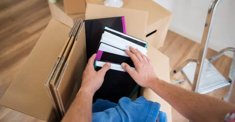 Organizzazione di documenti e scatoloni